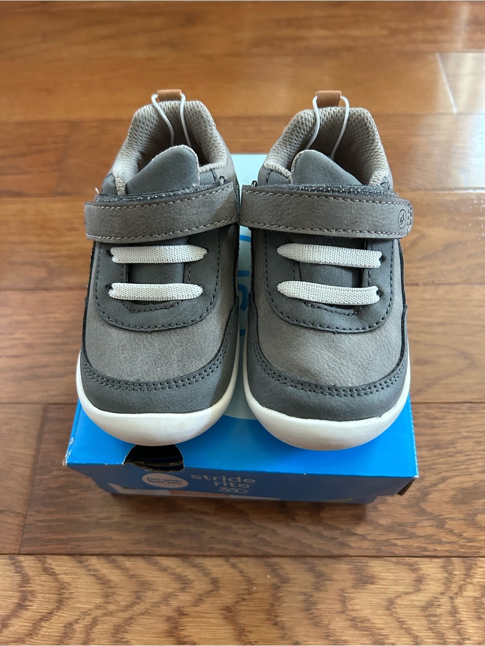 Stride Rite 360 Nick Gray Sneakers with Hook-and-Loop Strap Toddler Boy 6 NWT